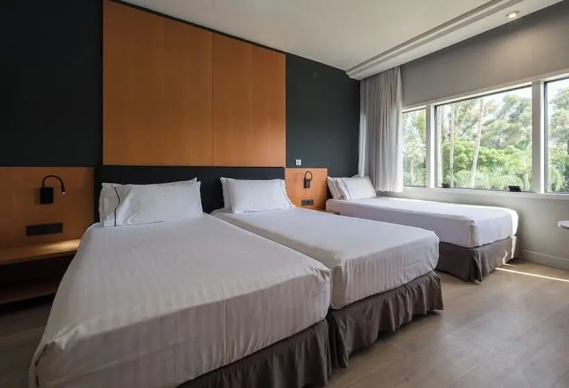 اتاق استاندارد سه نفره, Eurostars Al-Ándalus Palace
