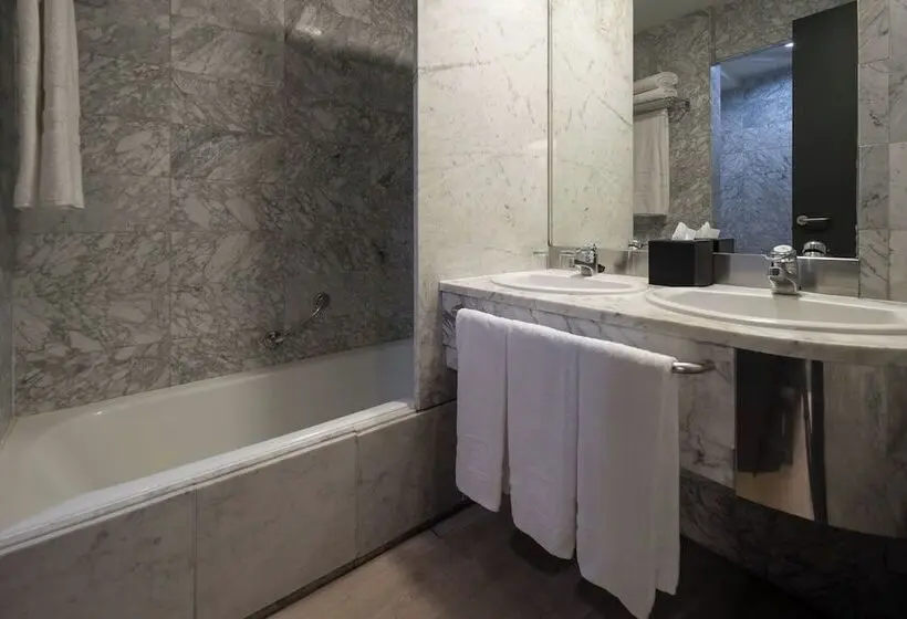اتاق استاندارد سه نفره, Eurostars Al-Ándalus Palace
