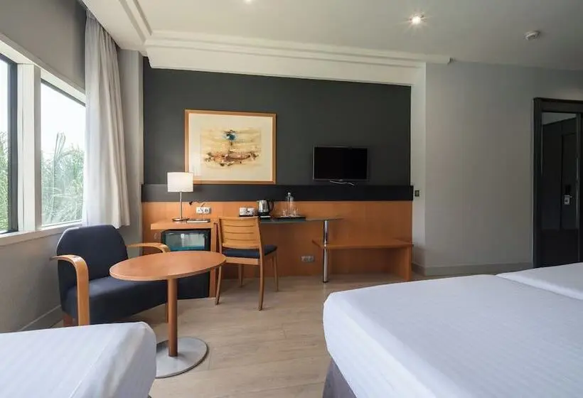اتاق استاندارد سه نفره, Eurostars Al-Ándalus Palace