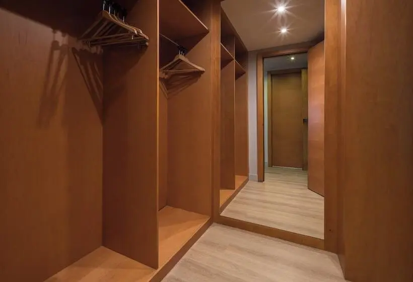 سوییت جونیور, Eurostars Al-Ándalus Palace