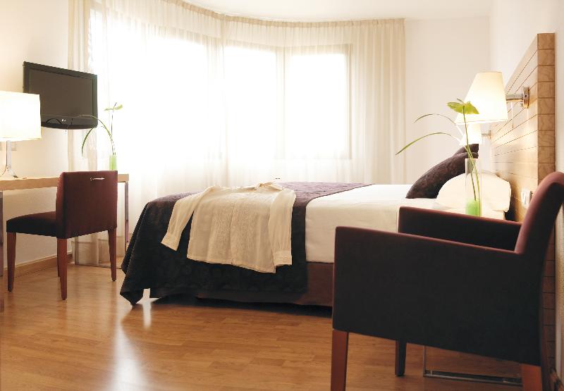 Номер Стандарт, Hesperia Zaragoza Centro