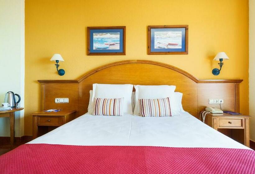 اتاق استاندارد با چشم‌انداز دریا, Isabel