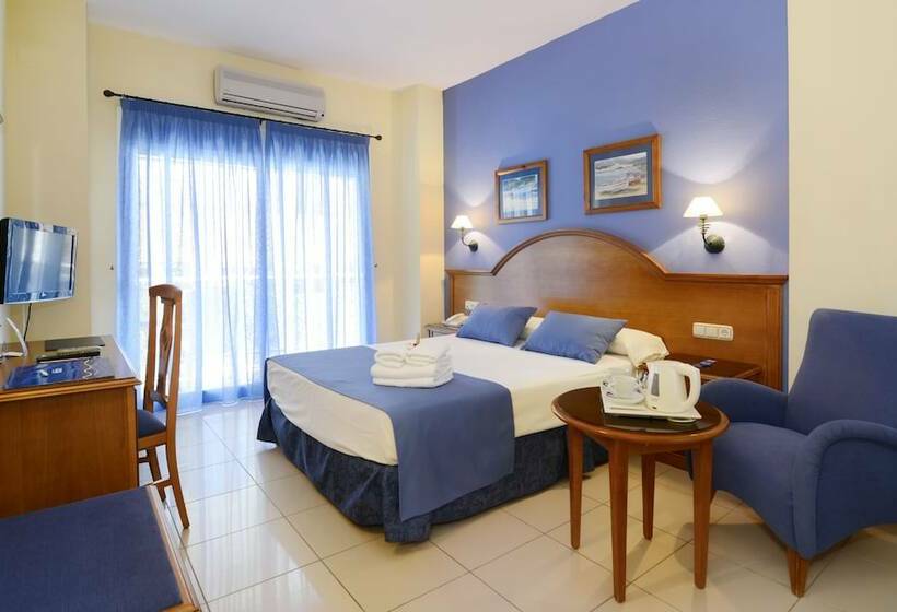 اتاق اساندارد با چشم‌انداز جانبی به دریا, Isabel