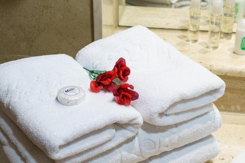 اتاق سوپریور, Isabel