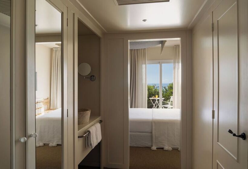 غرفة قياسية مطلّة علي البحر, Isabella S Llafranc