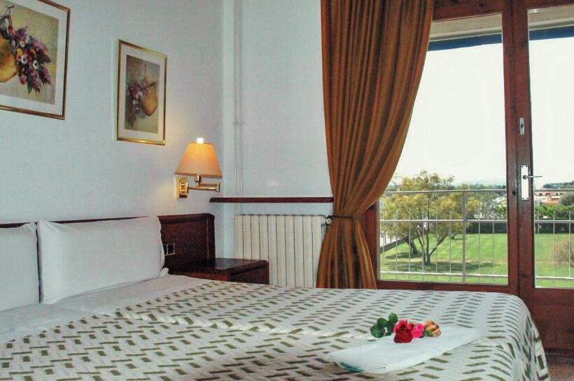 غرفة عائلية, La Masia