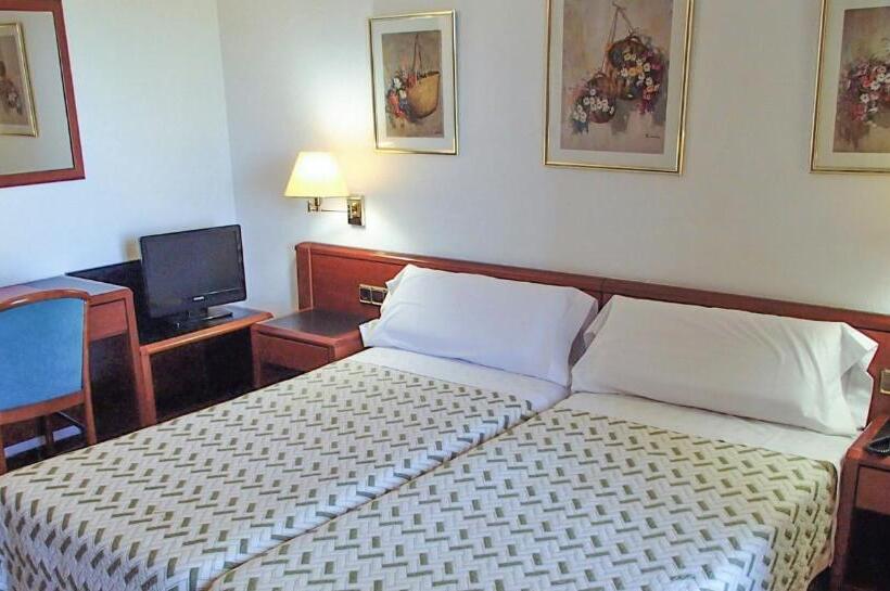 غرفة عائلية, La Masia