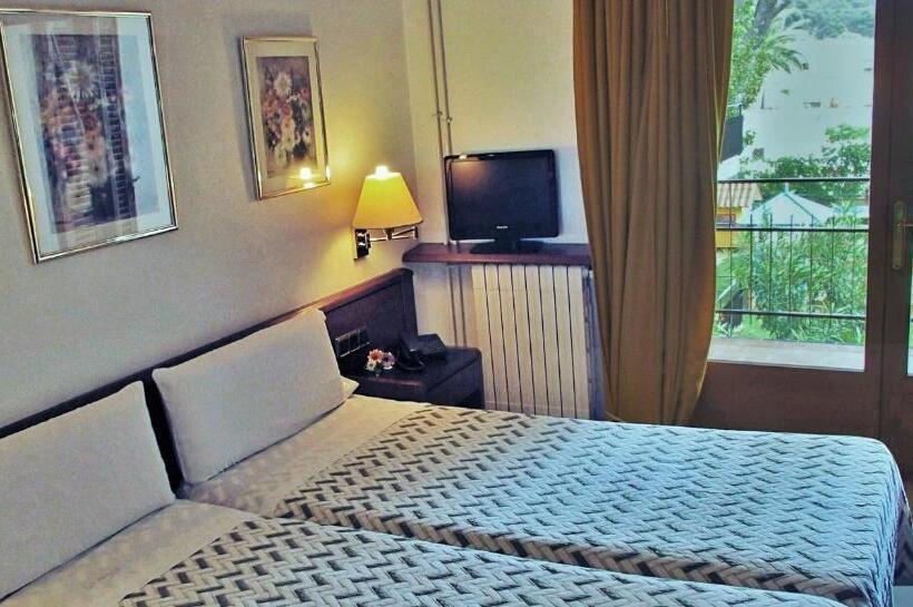 غرفة عائلية, La Masia