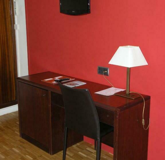 싱글 디럭스 룸, Lauria