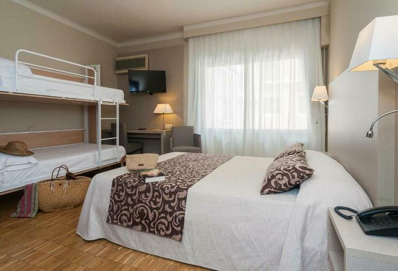 디럭스 4인 룸, Lauria