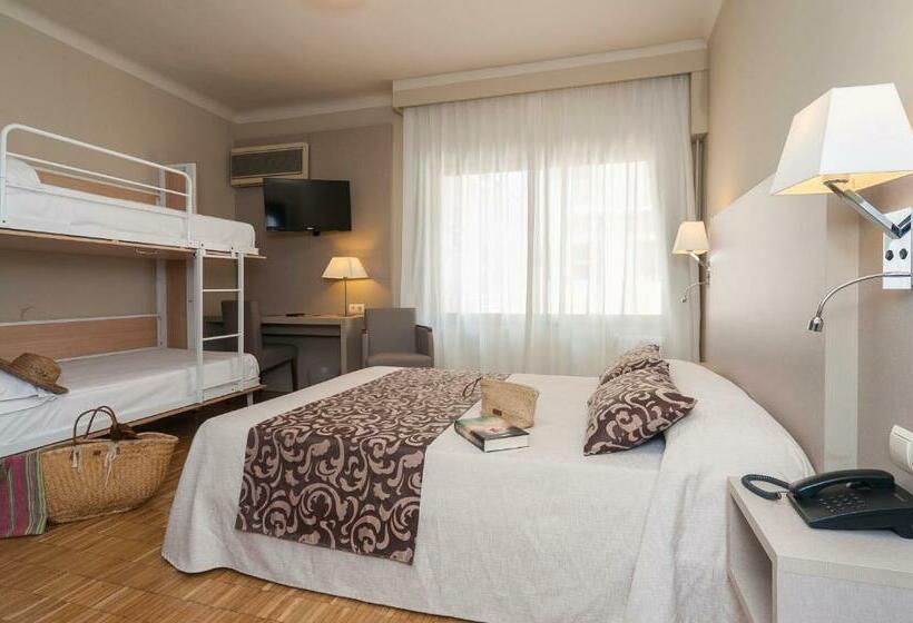 디럭스 4인 룸, Lauria