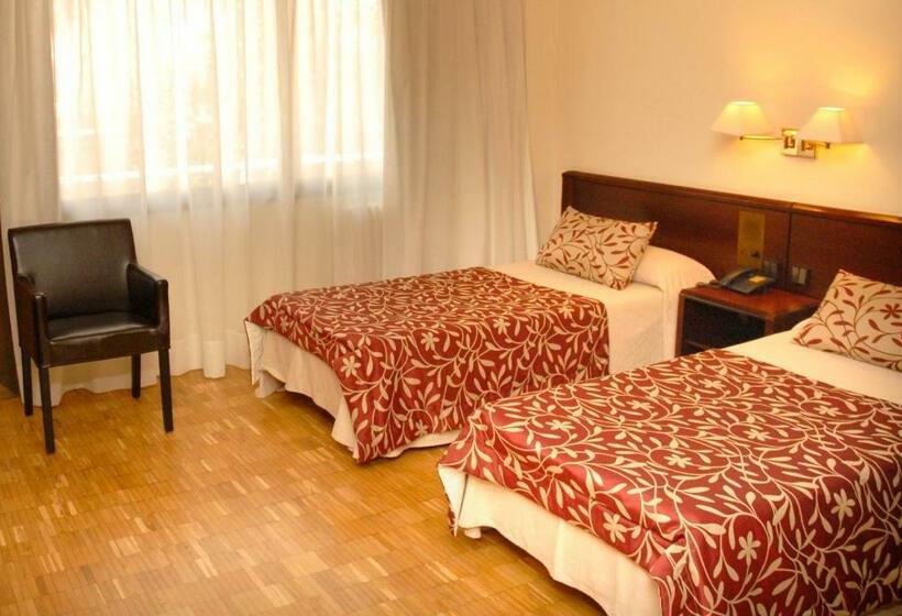 스탠다드 룸, Lauria