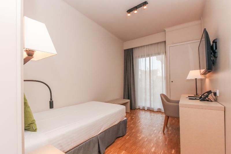 싱글 디럭스 룸, Lauria