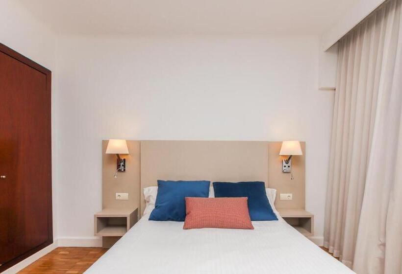 스탠다드 룸, Lauria