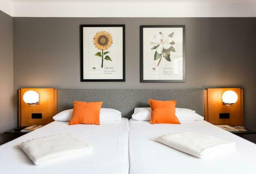 غرفة قياسية, Malcom And Barret