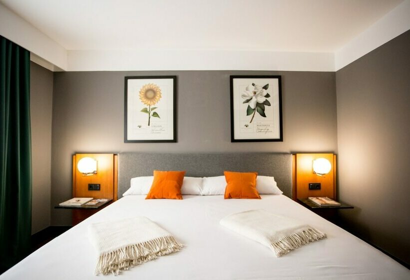 غرفة قياسية, Malcom And Barret