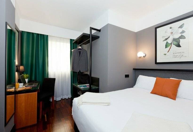 غرفة قياسية فردية, Malcom And Barret