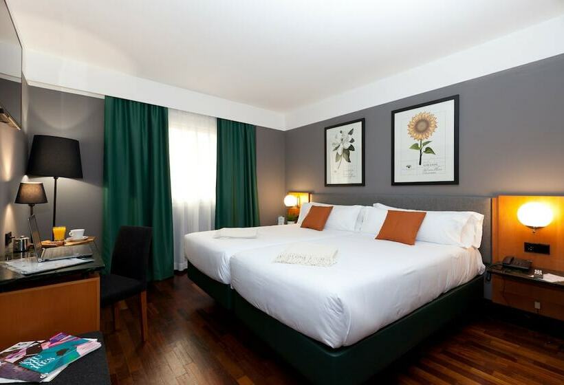 غرفة قياسية, Malcom And Barret