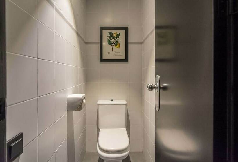 غرفة قياسية, Malcom And Barret