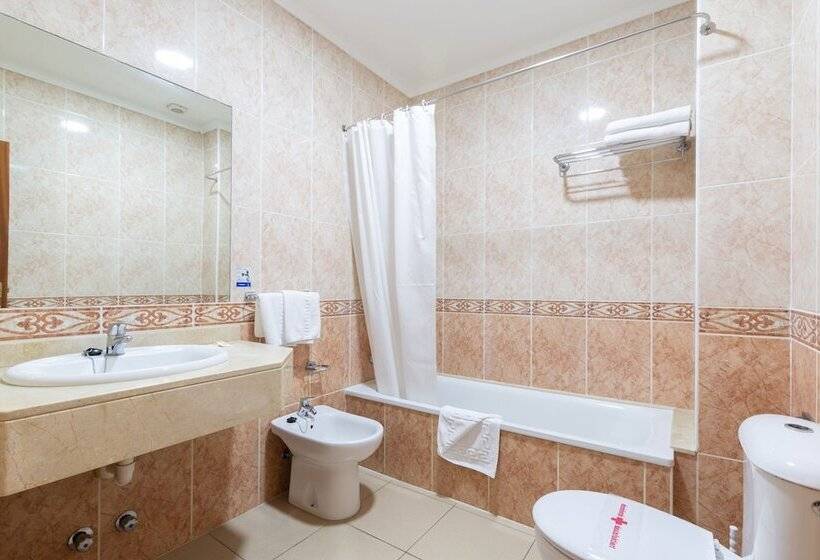 スタンダードトリプルルーム, Marte