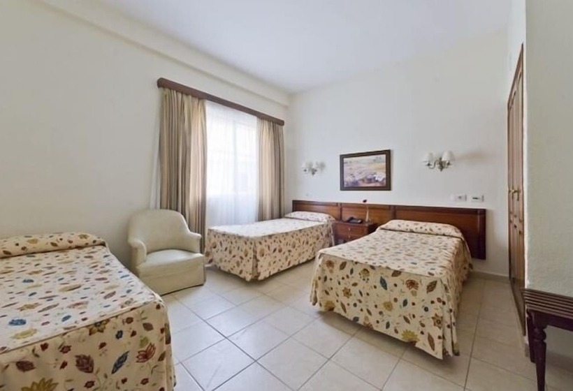 スタンダードトリプルルーム, Marte