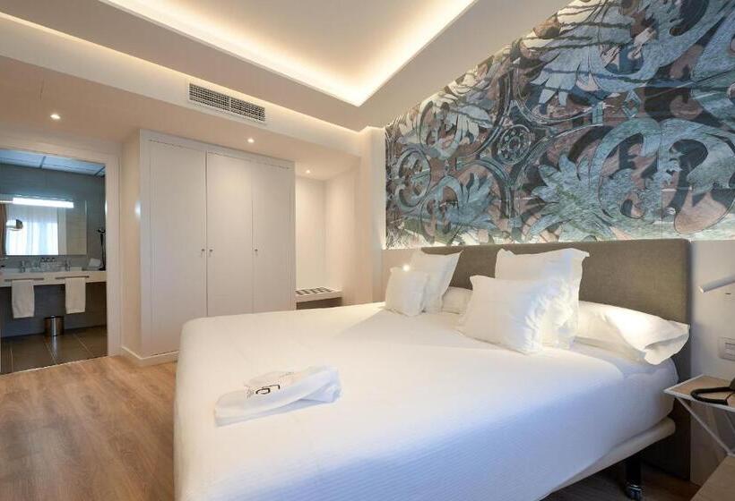 سوییت جونیور, Monte Triana