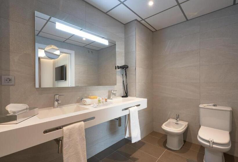 سوییت جونیور, Monte Triana