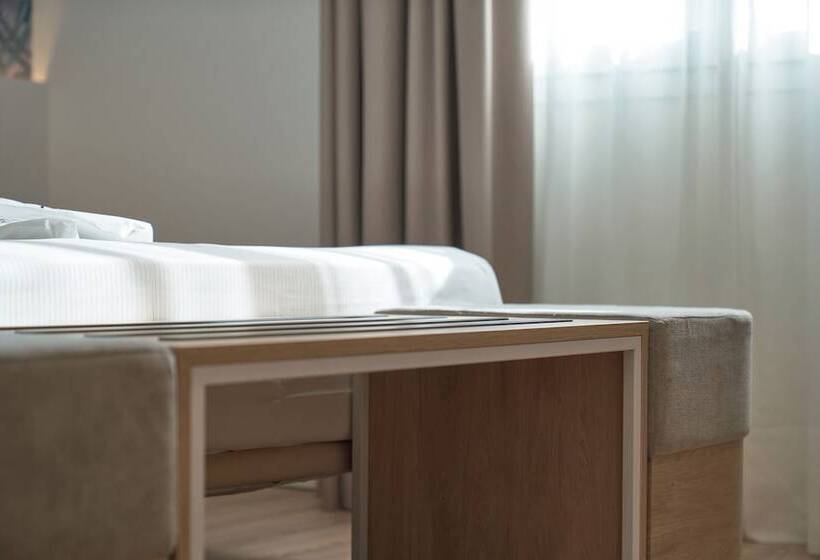 اتاق استاندارد, Monte Triana