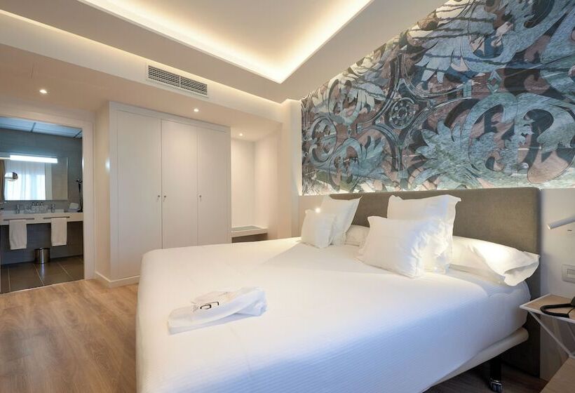 سوییت جونیور, Monte Triana