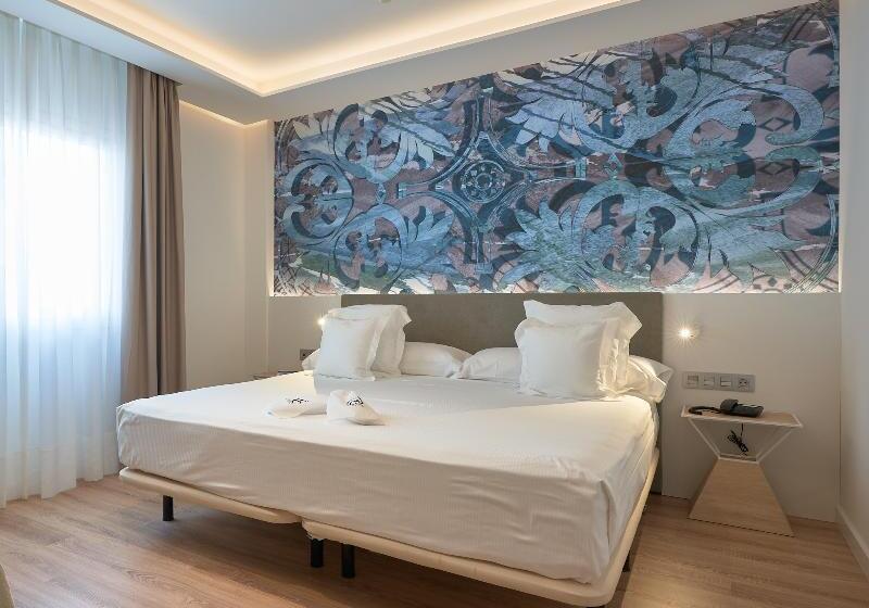 سوییت جونیور, Monte Triana