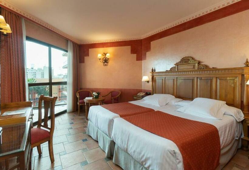 غرفة قياسية إطلالة جانبية علي البحر, Ms Amaragua