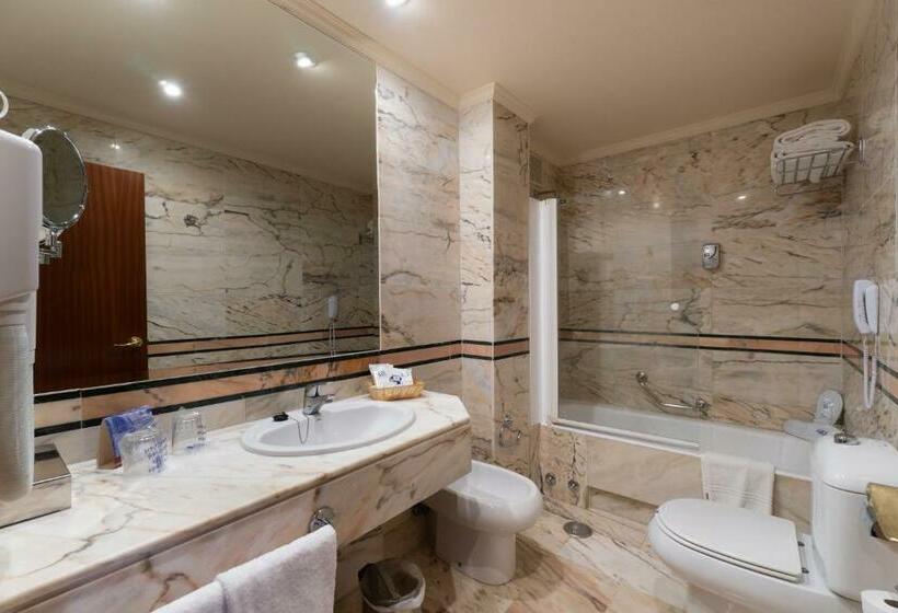 غرفة سوبيريور مطلّة علي البحر, Ms Amaragua