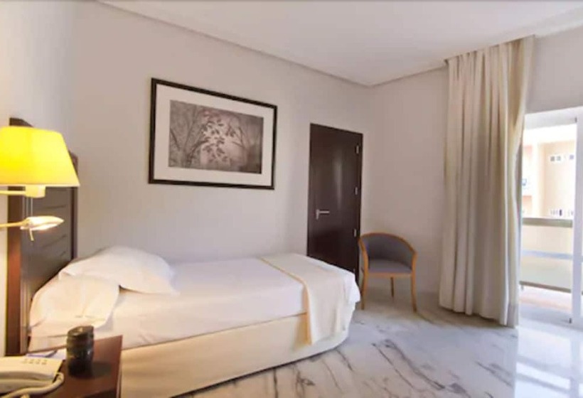 غرفة قياسية فردية, Ms Amaragua