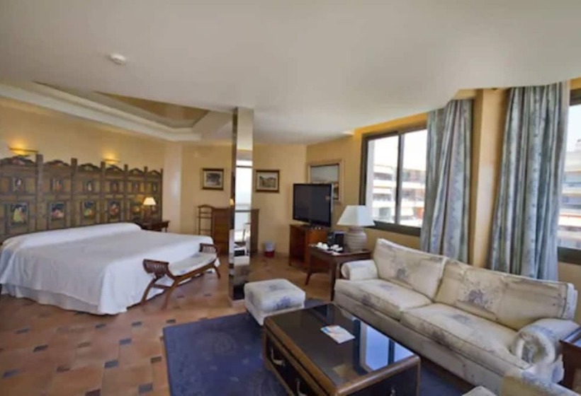 디럭스 스위트, Ms Amaragua