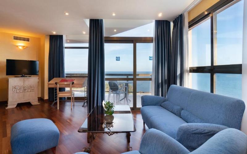 디럭스 스위트, Ms Amaragua