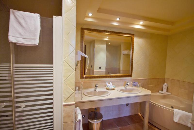 جناح جونيور, Ms Amaragua