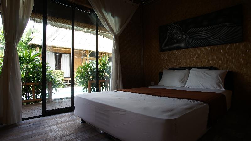 디럭스 스위트, Ms Amaragua