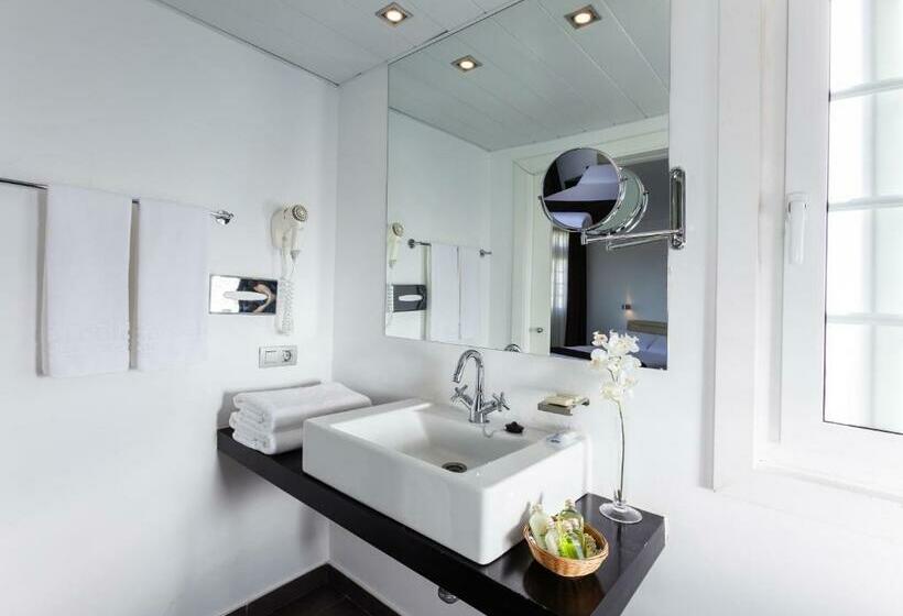 Номер Стандарт с Балконом, Occidental Santa Cruz Contemporaneo