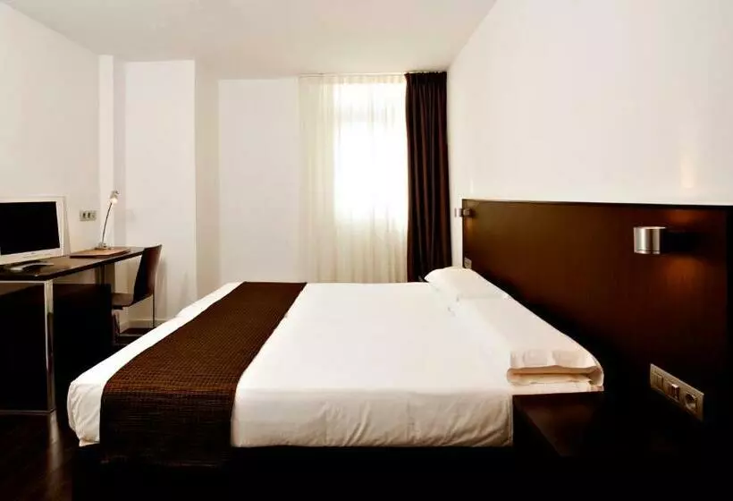 اتاق استاندارد سه نفره, Barceló Santa Cruz Contemporáneo