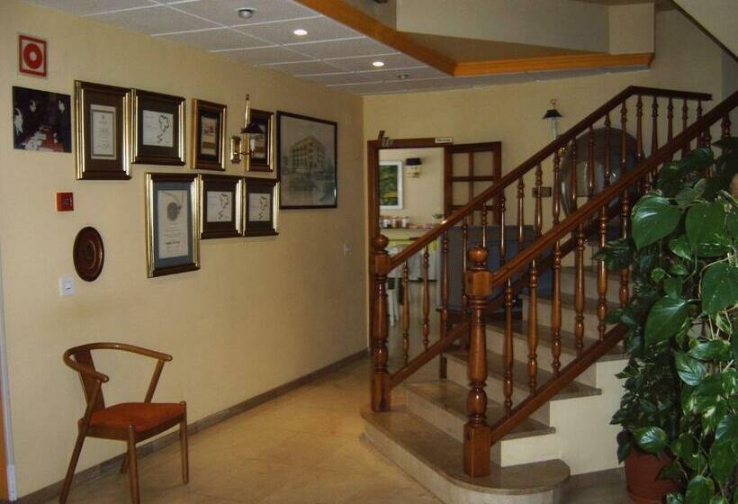 Номер Стандарт, Plaça Vella