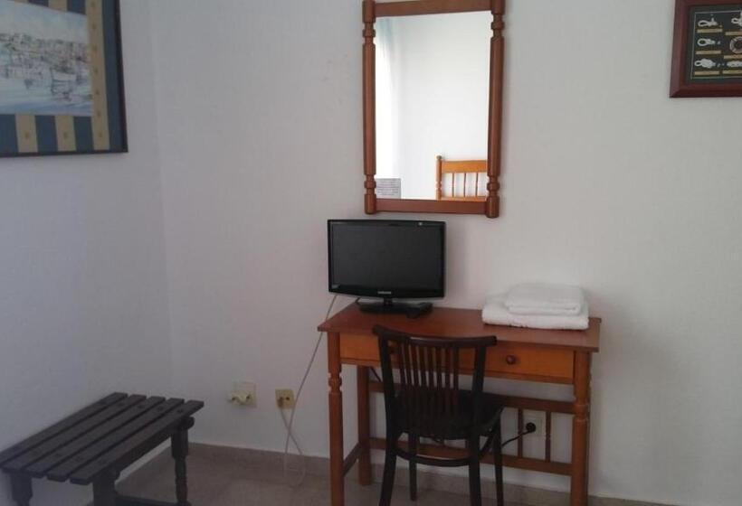 Четырехместный Номер Стандарт, Plaça Vella