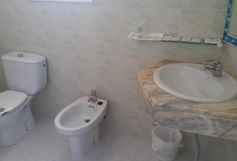 Четырехместный Номер Стандарт, Plaça Vella