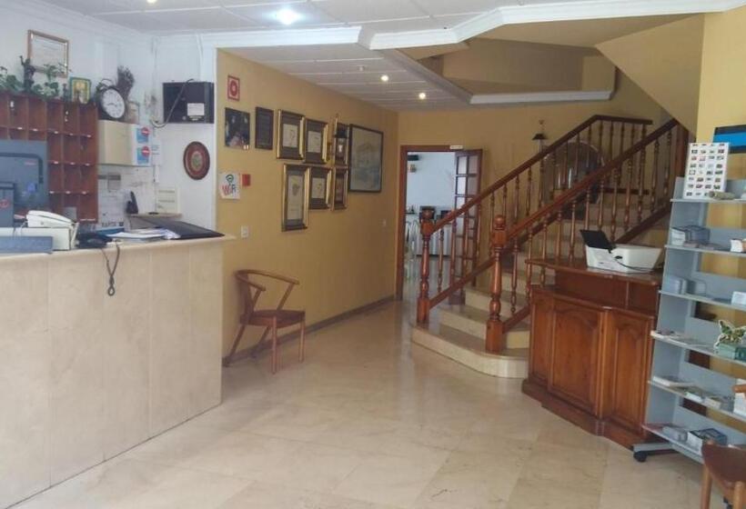 Четырехместный Номер Стандарт, Plaça Vella