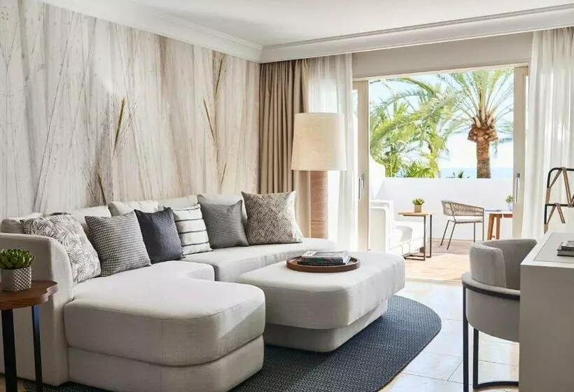 Juniorsuite Deluxe Side met uitzicht op zee, Puente Romano Marbella