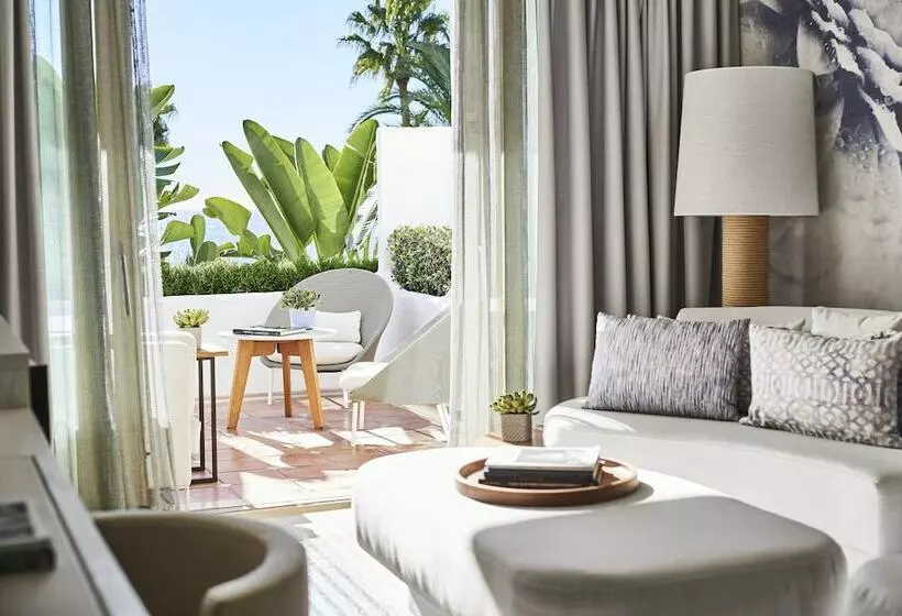 Juniorsuite Deluxe Side met uitzicht op zee, Puente Romano Marbella