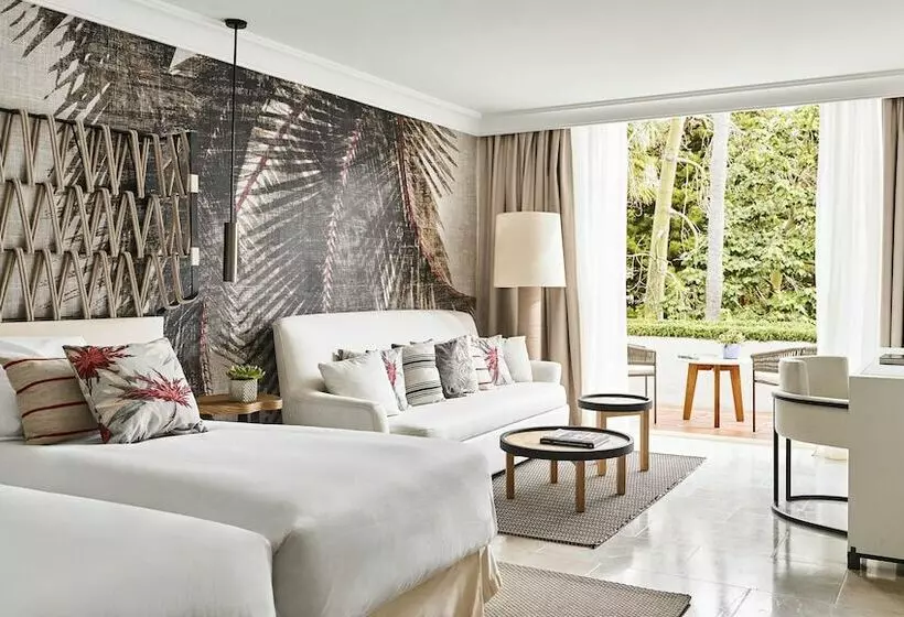 Juniorsuite Deluxe Side met uitzicht op zee, Puente Romano Marbella