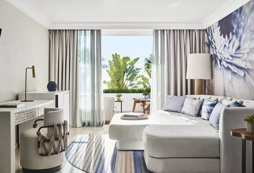 Juniorsuite Deluxe Side met uitzicht op zee, Puente Romano Marbella