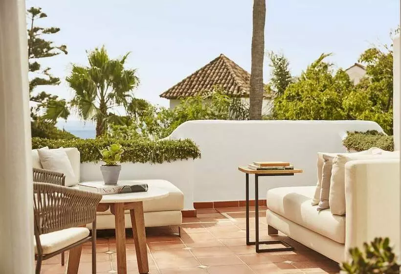 Juniorsuite Deluxe Side met uitzicht op zee, Puente Romano Marbella