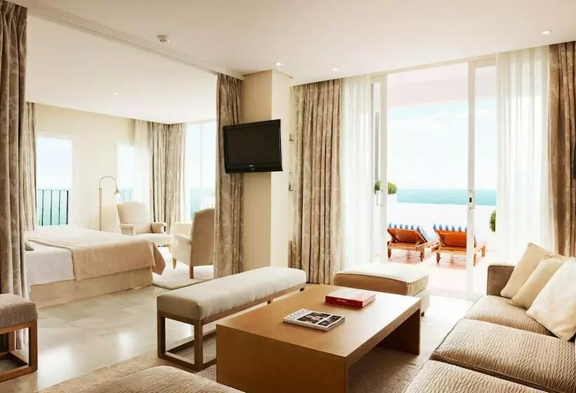 2 Bedroom Suite