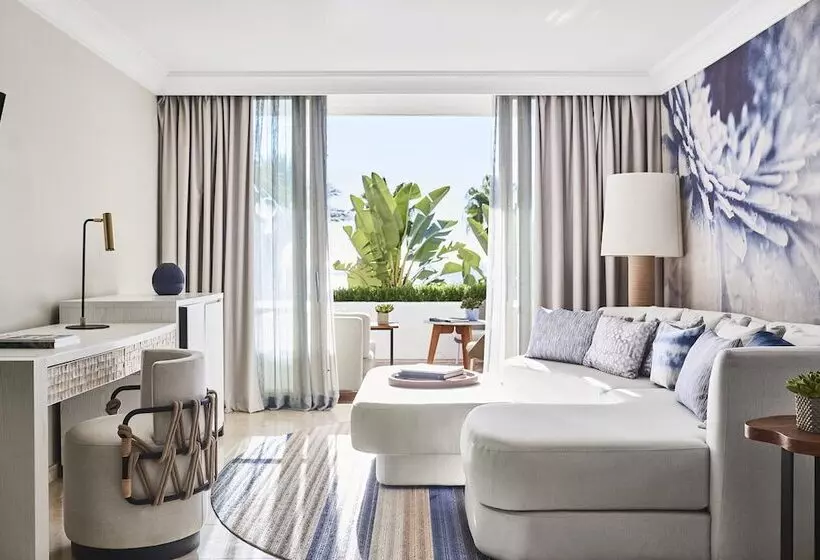 Juniorsuite Deluxe Side met uitzicht op zee, Puente Romano Marbella